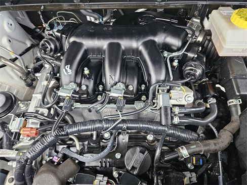 Used 2025 Nissan Pathfinder Platinum image 32