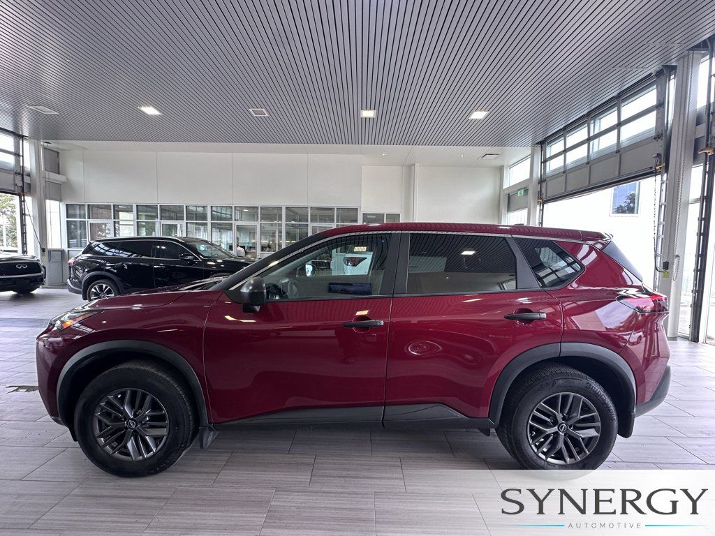 Used 2023 Nissan Rogue S FWD image 11