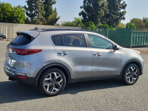 Used 2022 Kia Sportage EX FWD image 2