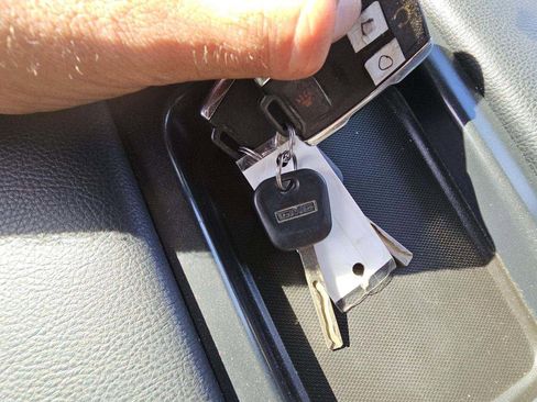 Used 2017 GMC Sierra 1500 SLT w/ SLT Premium Package image 17