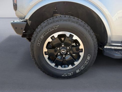 Used 2021 Ford Bronco Outer Banks AWD/4WD image 17