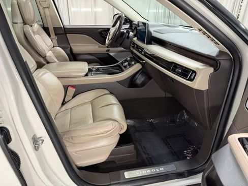 Used 2020 Lincoln Aviator Reserve w/ Equipment Group 202A AWD/4WD image 12