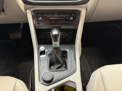 Used 2023 Volkswagen Tiguan SE AWD/4WD image 14