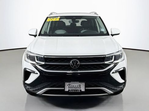 Used 2022 Volkswagen Taos SEL w/ Panoramic Sunroof Package AWD/4WD image 2