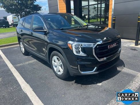 Used 2024 GMC Terrain SLE AWD/4WD image 1