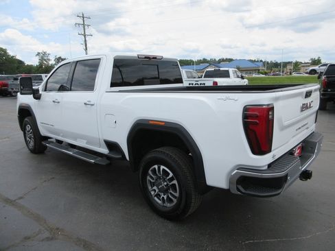 Certified 2024 GMC Sierra 2500 SLT w/ SLT Premium Package AWD/4WD image 9