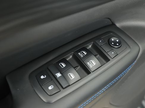 Used 2019 Jeep Grand Cherokee Laredo image 9