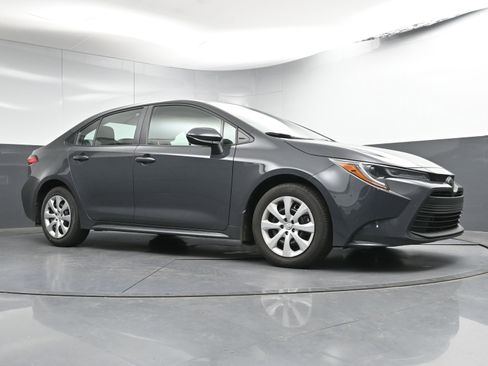 Certified 2024 Toyota Corolla LE image 25