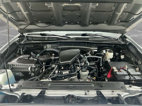 Used 2020 Toyota Tacoma SR w/ SR Convenience Package RWD image 18