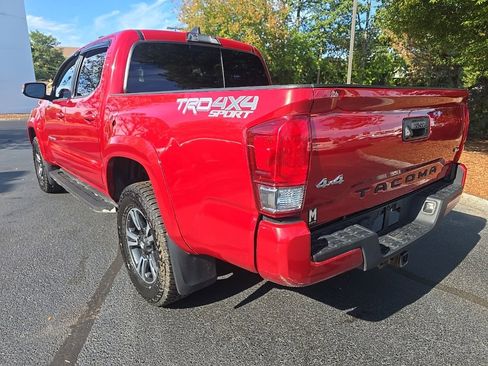 Certified 2017 Toyota Tacoma TRD Sport image 5
