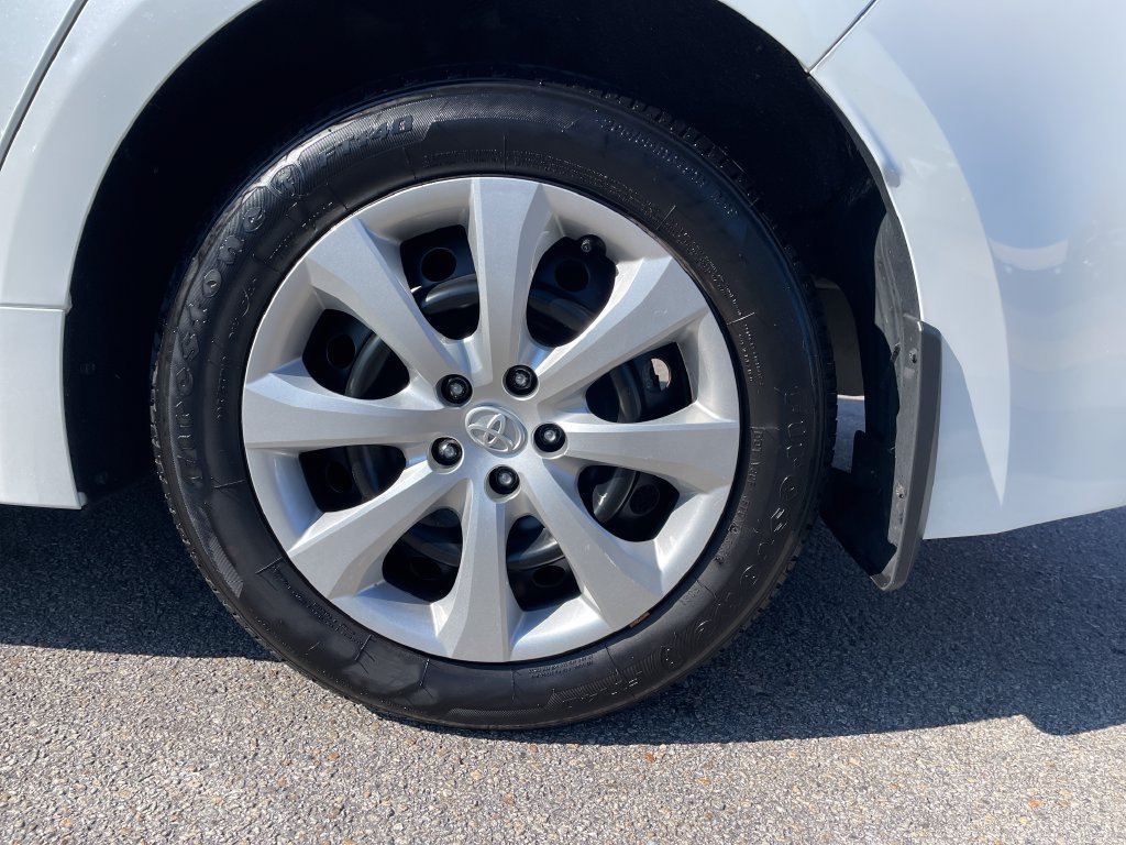 Used 2024 Toyota Corolla LE FWD image 10