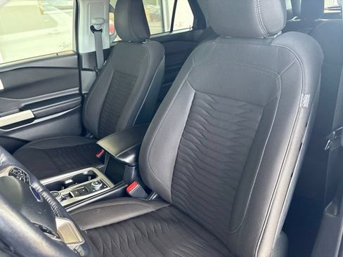 Used 2020 Ford Explorer XLT w/ Comfort Package AWD/4WD image 27