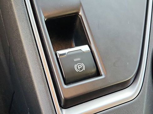 Certified 2025 Subaru Impreza 2.0i image 23