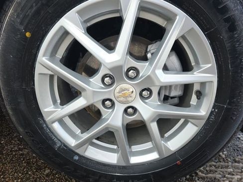 Used 2024 Chevrolet Equinox LS AWD/4WD image 7