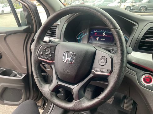 Used 2018 Honda Odyssey EX image 18