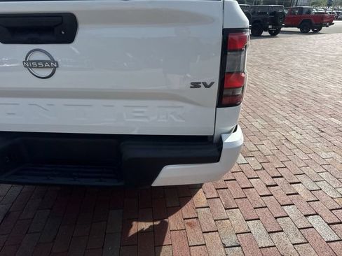 Used 2022 Nissan Frontier SV RWD image 12