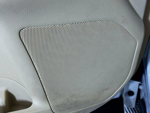 Used 2017 Toyota Highlander Limited w/ Carpet Mat Package AWD/4WD image 19
