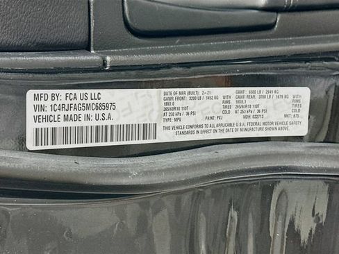 Used 2021 Jeep Grand Cherokee Laredo AWD/4WD image 36