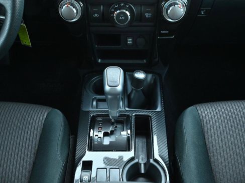 Used 2019 Toyota 4Runner TRD Off-Road image 27