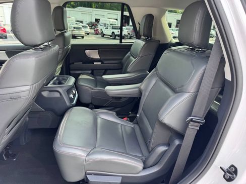 Used 2025 Ford Expedition Active RWD image 33