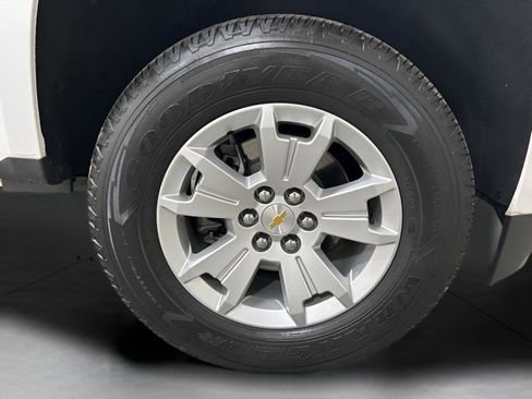 Used 2022 Chevrolet Colorado LT w/ LT Convenience Package image 11