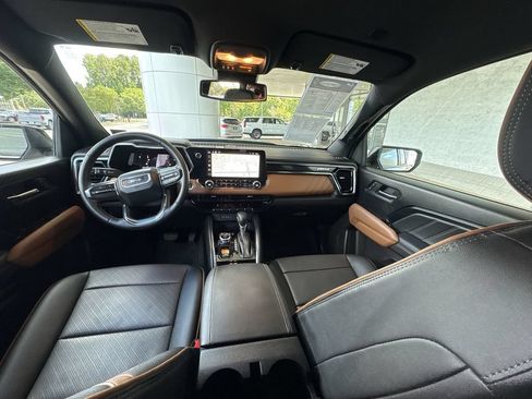 Certified 2023 GMC Canyon AT4 w/ AT4 Premium Package AWD/4WD image 20