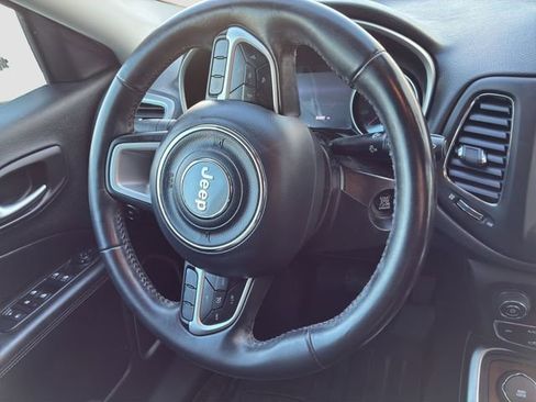 Used 2019 Jeep Compass Latitude w/ Popular Equipment Group image 5