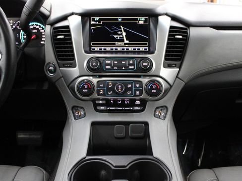 Used 2017 Chevrolet Suburban LT image 28