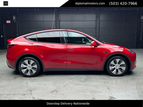 Used 2021 Tesla Model Y Long Range image 6