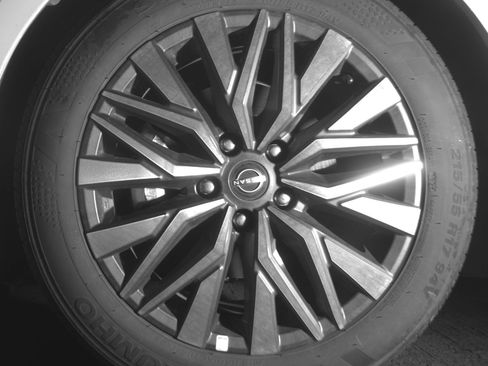 Used 2025 Nissan Altima 2.5 SV image 12