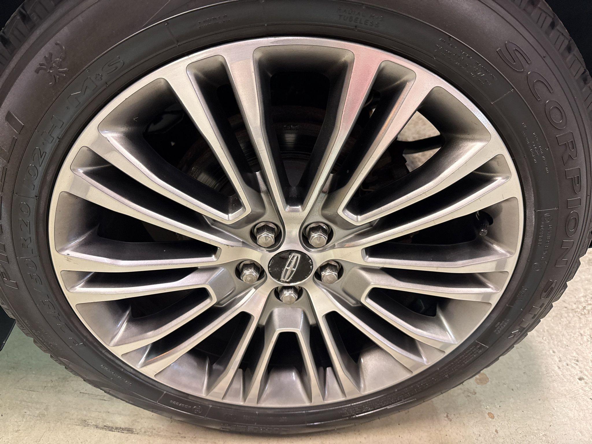 Used 2017 Lincoln MKX Reserve w/ Lincoln MKX Climate Package AWD/4WD image 37