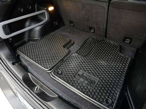 Used 2014 Jeep Cherokee Latitude w/ Comfort/Convenience Group image 30