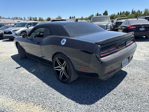 Used 2015 Dodge Challenger R/T Plus RWD image 7