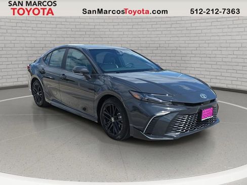 Used 2026 Toyota Camry SE w/ Convenience Package FWD image 3