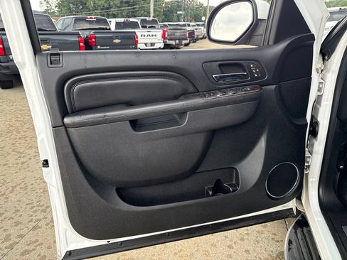 Used 2014 GMC Yukon Denali AWD/4WD image 25