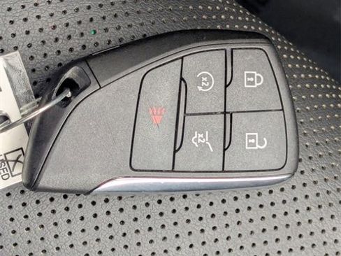 Used 2023 Buick Envision Essence image 29