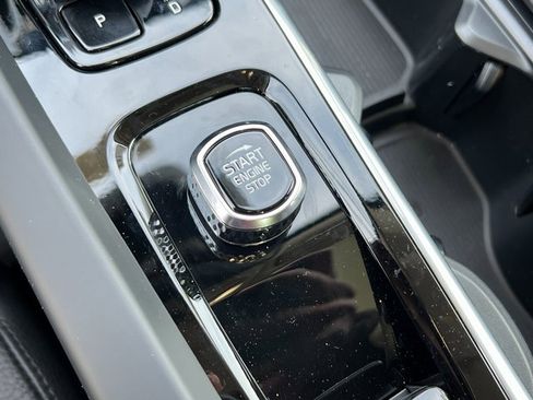 New 2025 Volvo XC60 B5 Plus w/ Protection Package Premier image 22