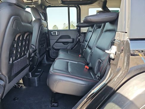 Used 2023 Jeep Wrangler Unlimited Rubicon w/ LED Lighting Group image 17