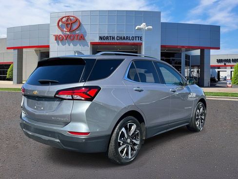 Used 2023 Chevrolet Equinox Premier AWD/4WD image 8