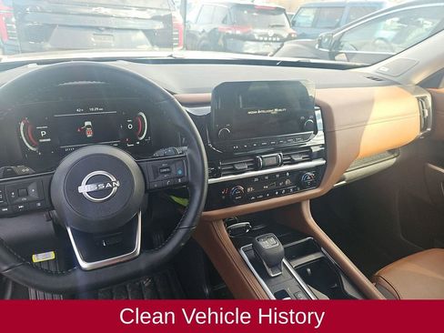 Used 2025 Nissan Pathfinder Platinum w/ Cargo Package image 4