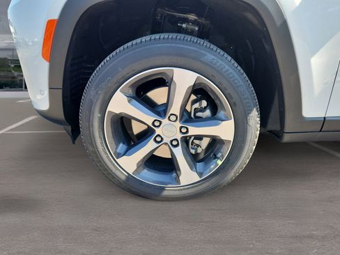 New 2026 Jeep Grand Cherokee L Limited AWD/4WD image 10