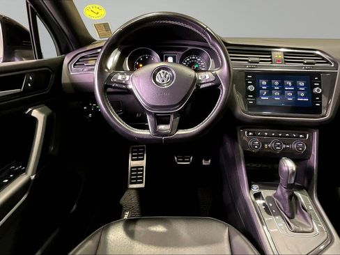 Used 2020 Volkswagen Tiguan SE R-Line image 8