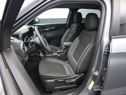Used 2025 Chevrolet TrailBlazer LT AWD/4WD image 20