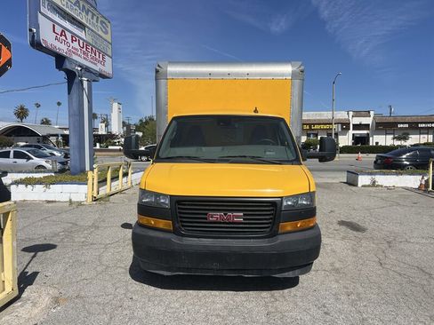 Used 2022 GMC Savana 3500 Extended w/ Power Convenience Package RWD image 5