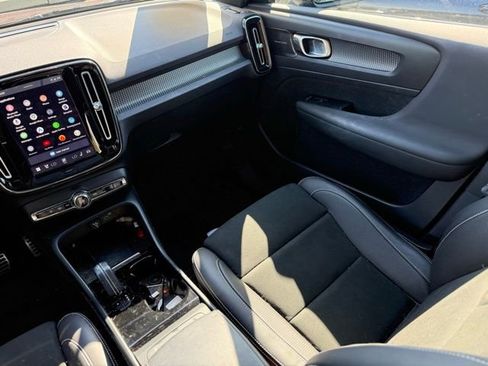 Used 2021 Volvo XC40 P8 Recharge w/ Advanced Package AWD/4WD image 10