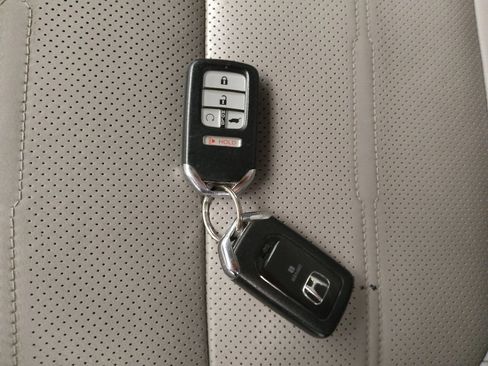 Used 2018 Honda CR-V Touring image 32