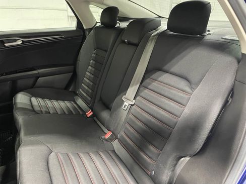 Used 2016 Ford Fusion SE FWD image 18