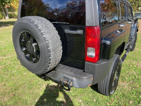Used 2008 HUMMER H3 Luxury w/ Chrome Appearance Package image 21