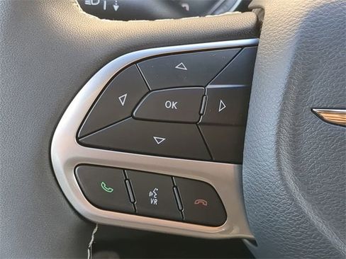 New 2026 Chrysler Pacifica Limited w/ Uconnect Theater Family Group image 35