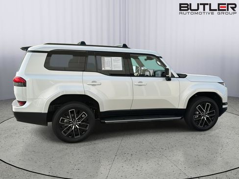 Used 2026 Lexus GX 550 w/ Accessory Package (2T) AWD/4WD image 7